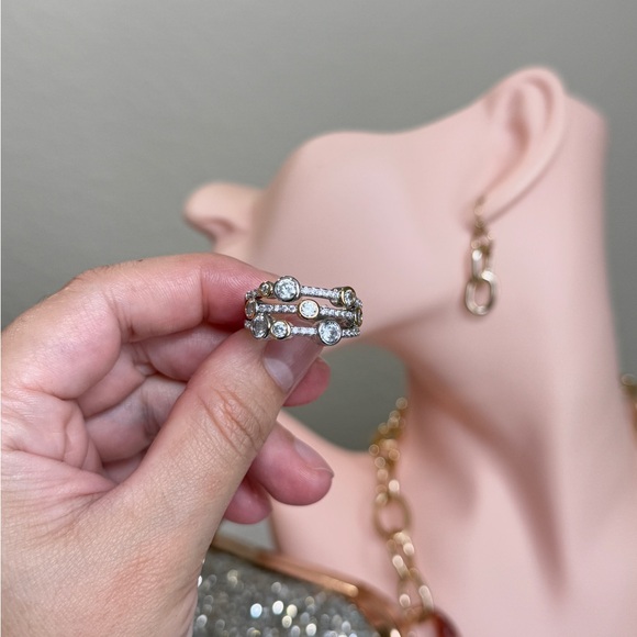 Elegant Silver and Gold Multi-Stone Ring - Picture 8 of 13